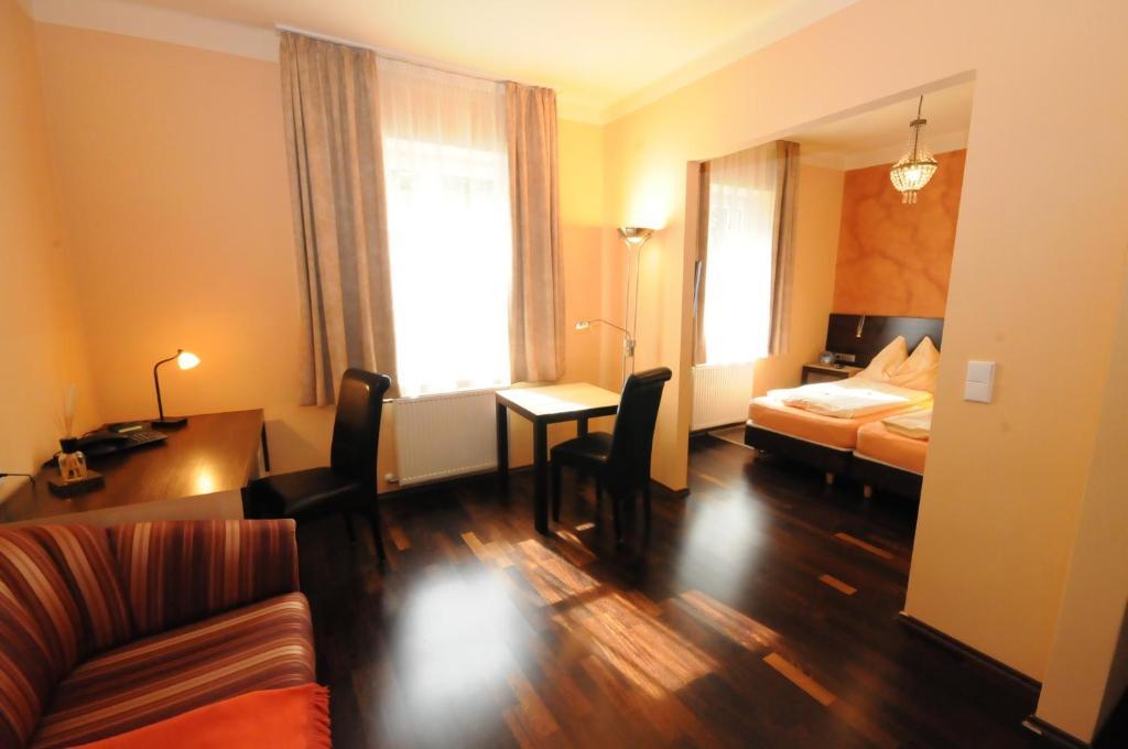 Gasthof Bacher Hotel Villach Buitenkant foto
