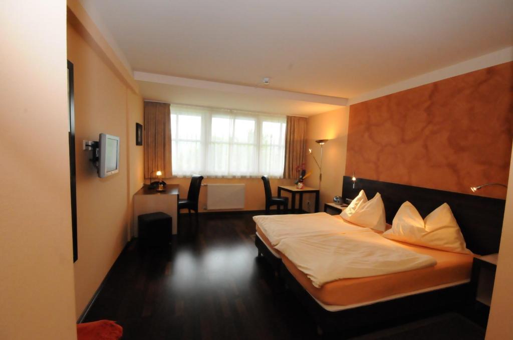 Gasthof Bacher Hotel Villach Buitenkant foto