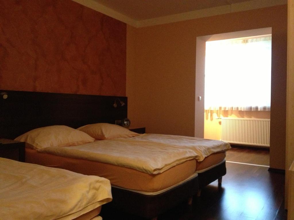 Gasthof Bacher Hotel Villach Buitenkant foto