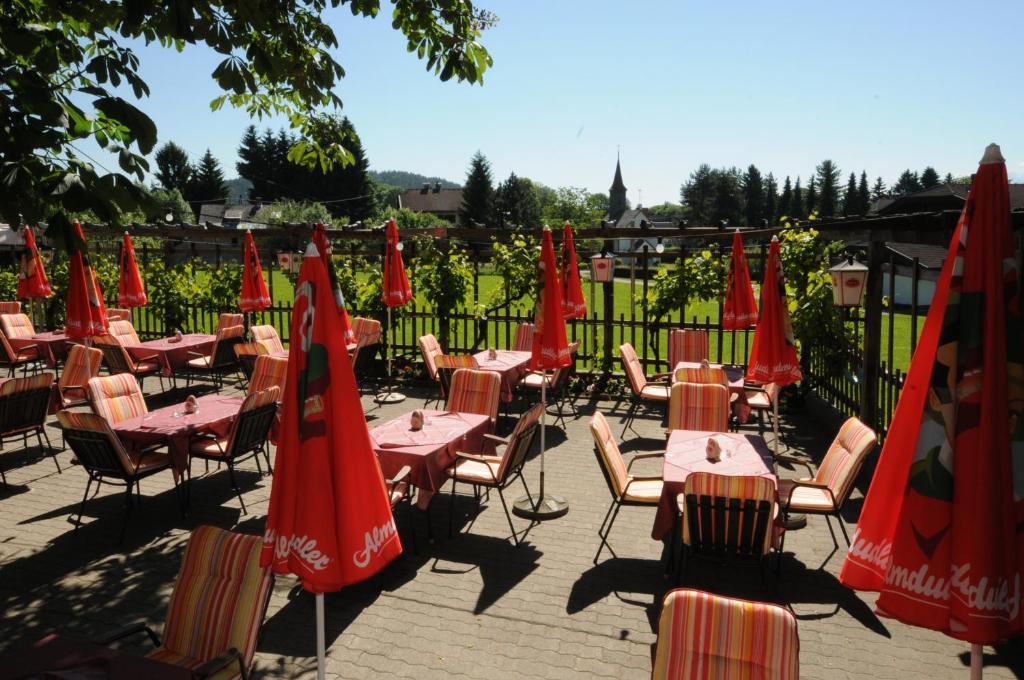 Gasthof Bacher Hotel Villach Buitenkant foto