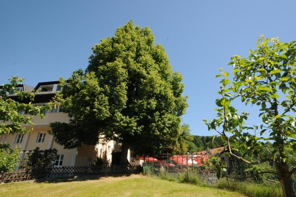 Gasthof Bacher Hotel Villach Buitenkant foto